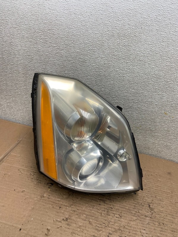 2006 to 2011 Cadillac DTS Right Passenger RH Side Xenon Hid Headlight AA9521 DW