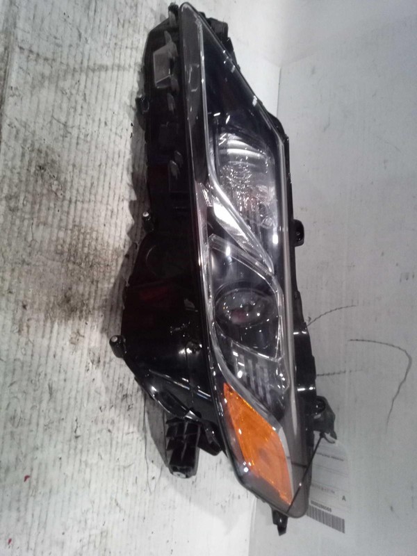 2020 Toyota Camry Left Headlight Assembly Grey OEM Used 57k Miles NJ25-21306