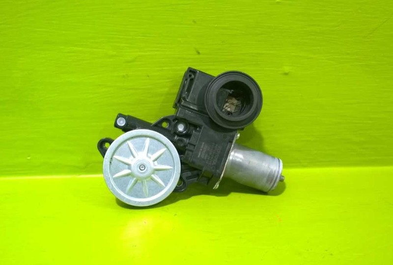 15 16 17 CAMRY PASSENGER RIGHT FRONT WINDOW MOTOR OEM 3926-30