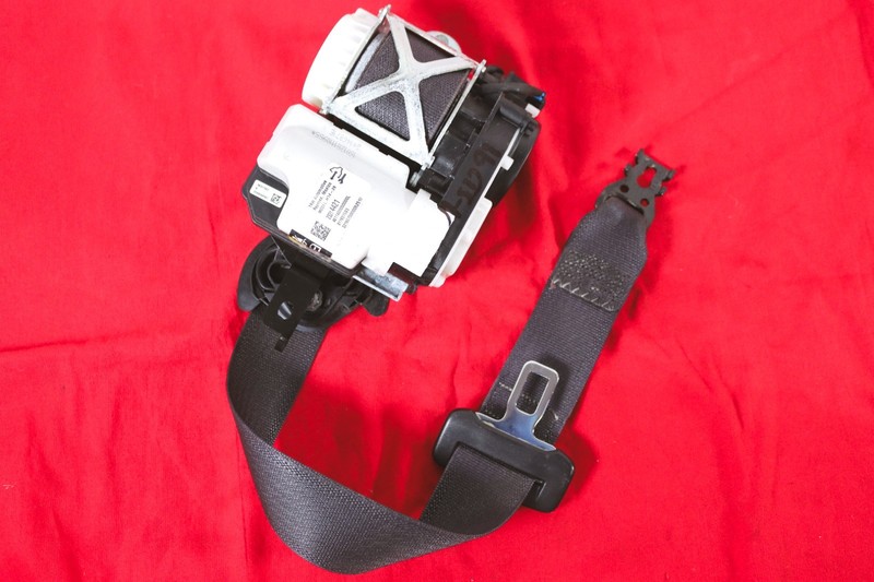 14-19 Cadillac CTS-V Rear Left Driver Seat Belt Retractor OEM 23314421 USED