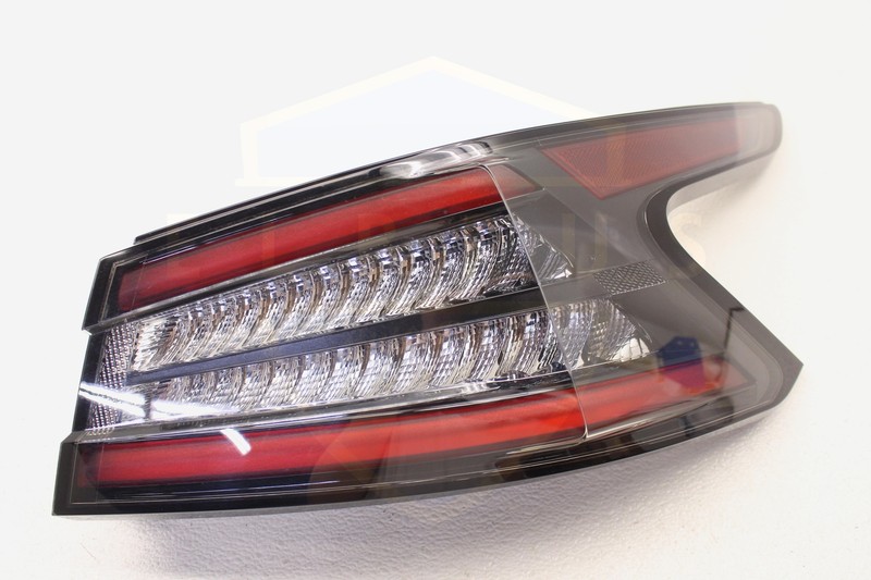 NISSAN MAXIMA 19 20 21 22 23 PASSENGER RIGHT TAIL LIGHT LAMP QUARTER MTD OEM