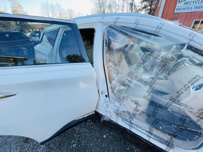 2015-2018 NISSAN MURANO RIGHT ROCKER W/POST WHITEPC: QAB 42K -SV- 51019