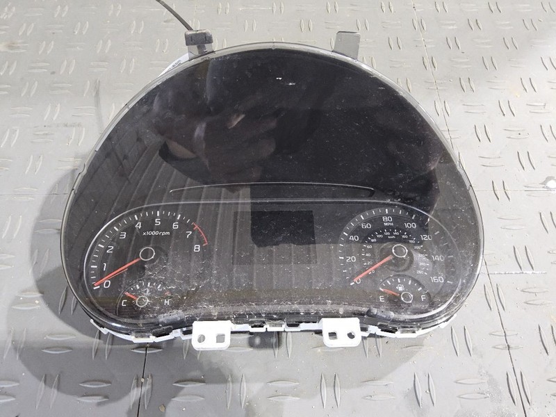 2020-2021 Kia Soul Speedometer Instrument Cluster 2.0L MPH w/o LCD display