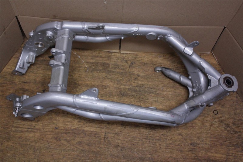 1998 TRIUMPH DAYTONA T 595 MAIN FRAME CHASSIS T595 98
