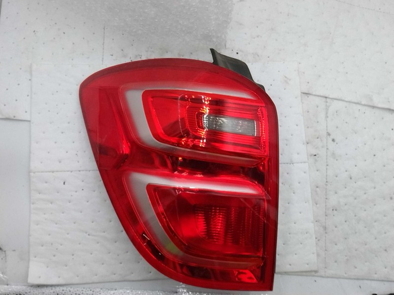 2016 Chevrolet Equinox Left Tail Light Assembly Red OEM 10901 Used 195K