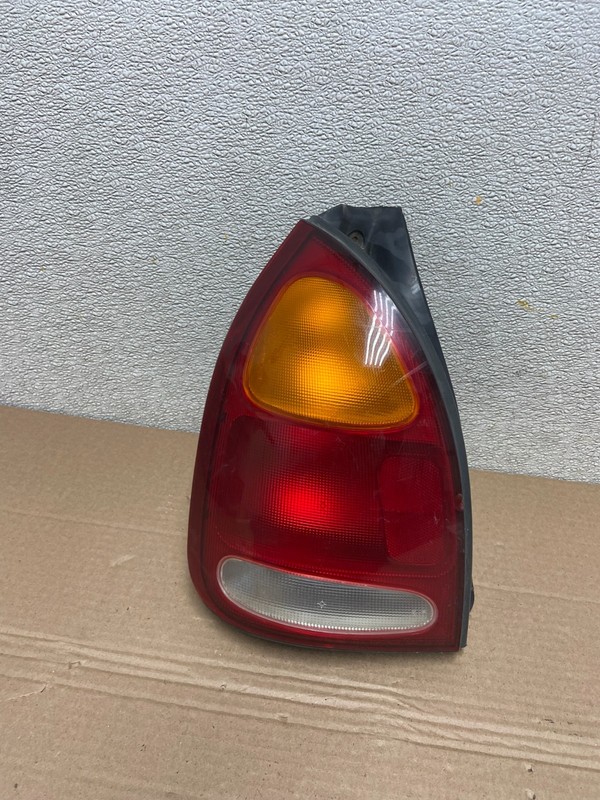 1996 to 2000 Hyundai Elantra Wagon Left Driver Side Tail Light AB0994 LK