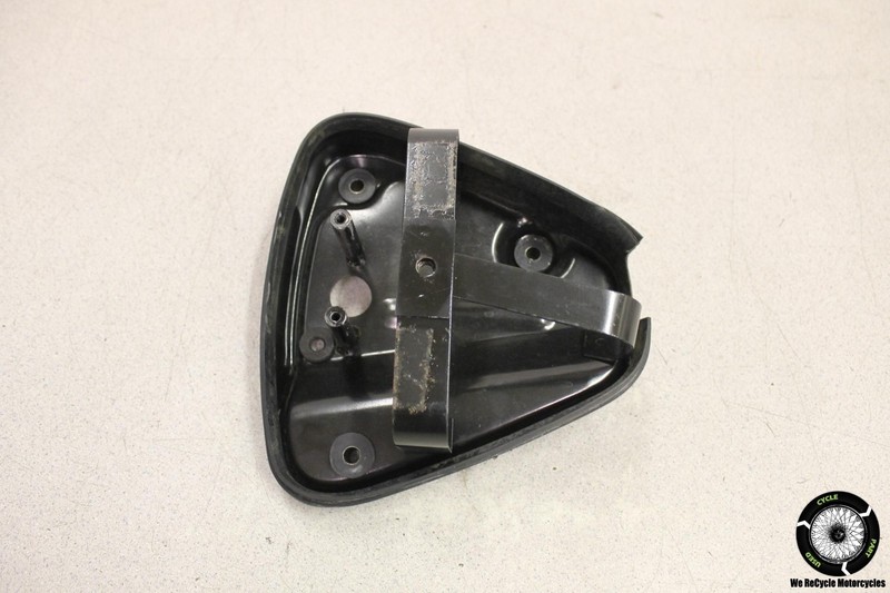 1999 Suzuki Intruder 1500 VL1500 RIGHT SIDE ENGINE AIR EMISSION COVER BRACKET VL