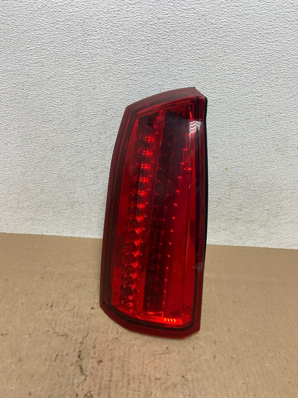 2008 - 2011 Cadillac STS Left Driver LH Side Tail Light Oem AE6552 DW