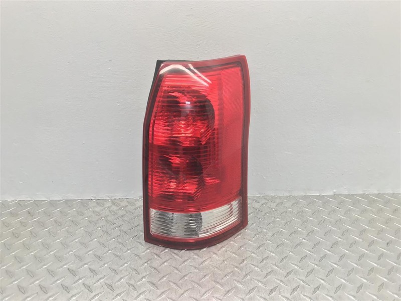 02 03 04 05 06 07 SATURN VUE PASSENGER TAIL LAMP OEM 166-02000AR