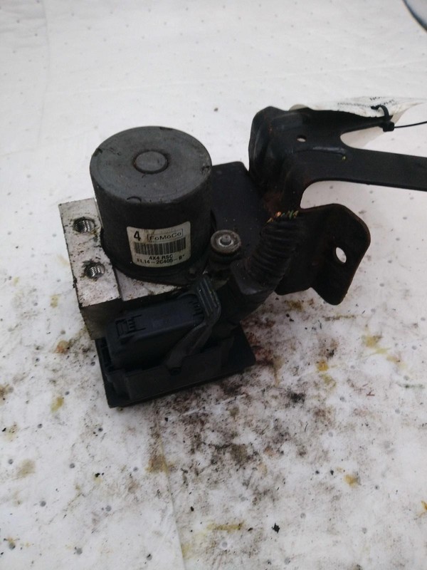 Used ABS Pump and Motor Assembly fits: 2016 Ford Expedition Assembly 4x4 Grade A