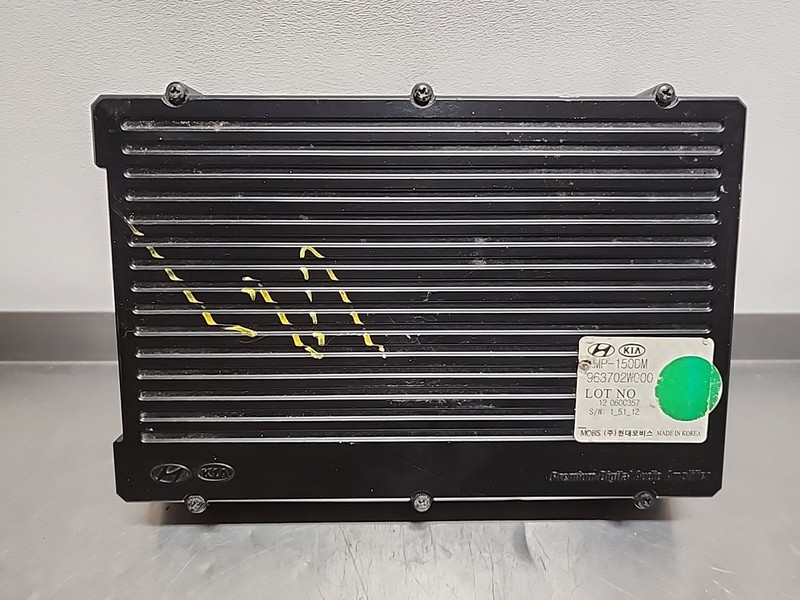 2013 2014 2015 Hyundai Santa Fe Premium Audio Sound Amplifier 963702W000 OEM