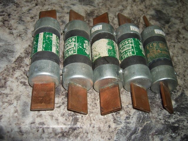 Lof of 5Bussmann buss non200 200a fuses 250vac used tested