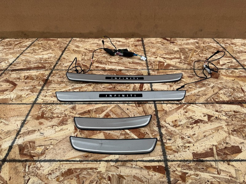 INFINITI QX30 2017-2019 OEM FRONT REAR LEFT RIGHT ILLUMINATED DOOR SILLS (SET)