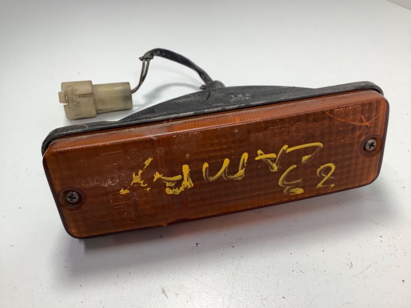 83-91 Toyota Camry Front LEFT Turn Signal Light Assy 12-119, 22-93lOEM