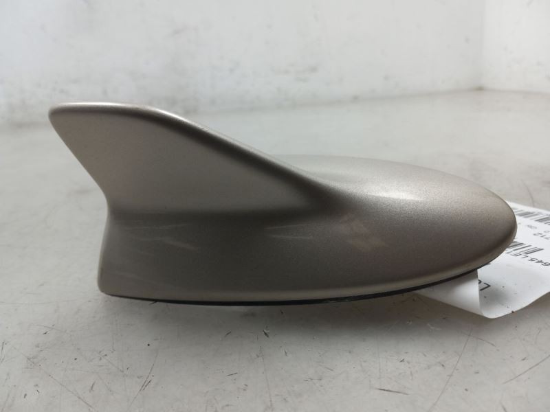12 LEXUS RX450H ROOF MOUNTED ANTENNA