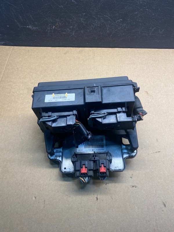 2006 Jeep Grand Cherokee Integrated Power Fuse Box Body Control Module AC7036 DG