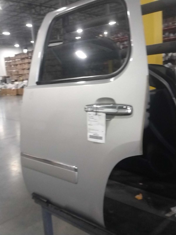 2010 GMC Yukon Left Rear Door Silver OEM 487160 173K Mileage