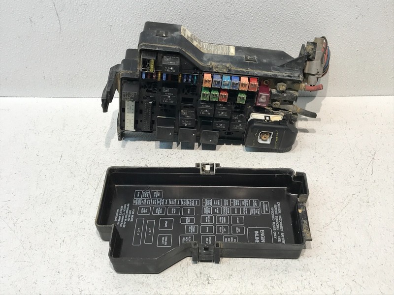 99-01 Dodge Ram 1500 5.9L Fuse Box Engine Bay Under Hood OEM P56045058AE