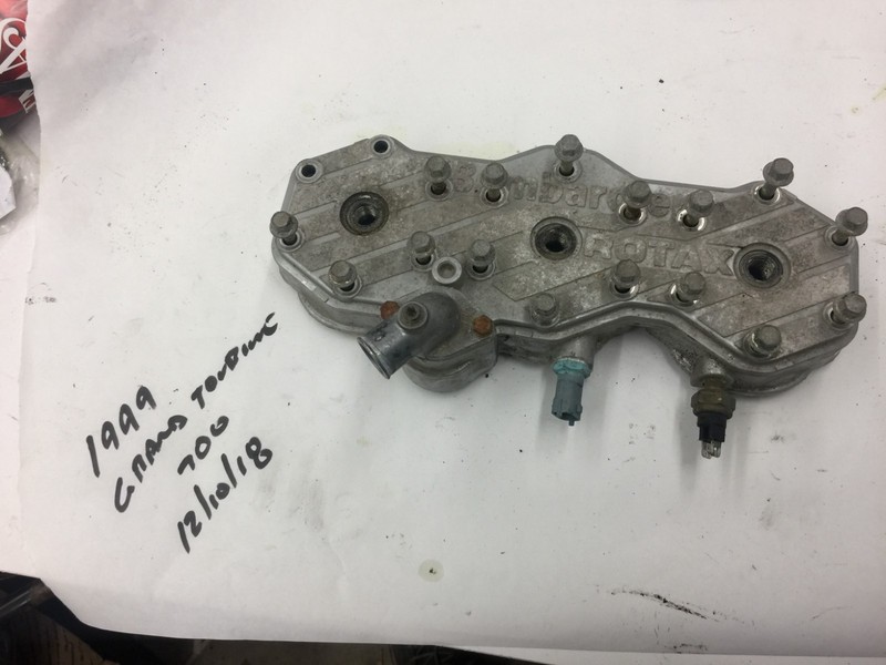 Ski-doo Grand Touring 700 Mach I 700 Formula III Engine Head 420923127