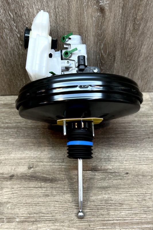 2019-2023 VOLKSWAGEN TIGUAN BRAKE BOOSTER & MASTER CYLINDER & RESERVOIR OEM