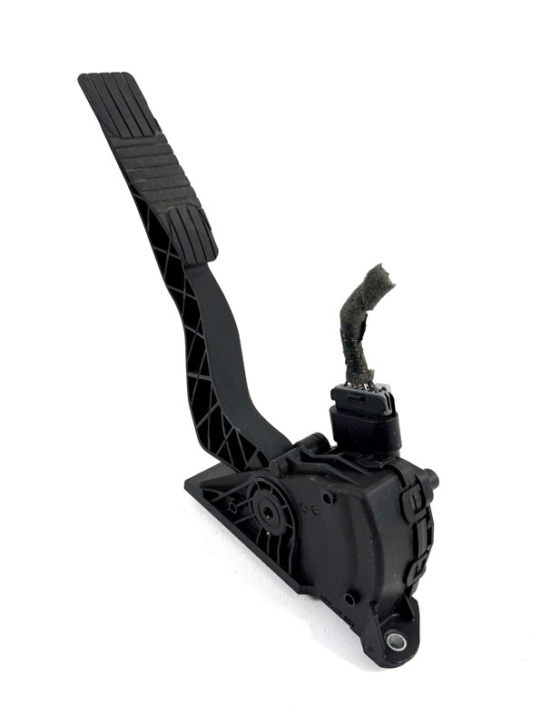 2008-2010 Saturn Vue Accelerator Gas Pedal With Travel Sensor OEM 96626000