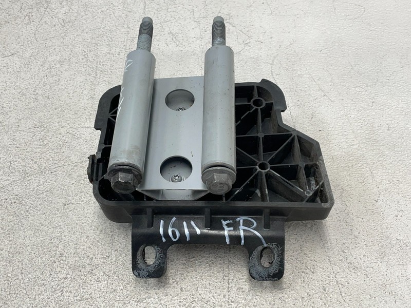 2015 2016 2017 Jaguar F-Type Right Passenger Side Rail End Cap 1611 OEM