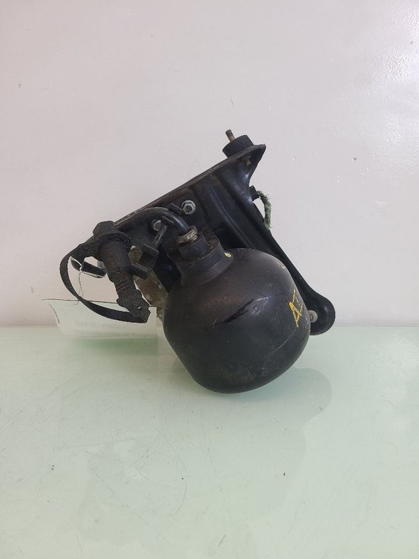 Rear Hydraulic Suspension Valve Block Fits 2003 CL500 583221
