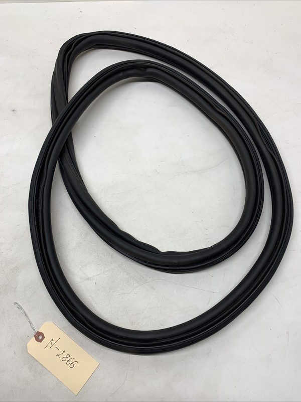 16-20 TESLA MODEL S HOOD SEAL OEM 1079982-00-A2866 S2