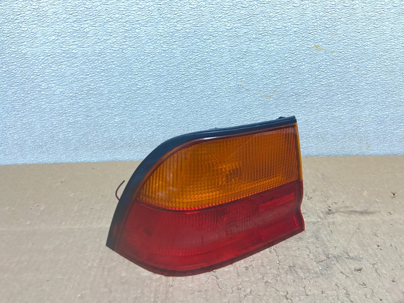 1995 1996 Nissan Maxima Left Driver LH Side Tail light Oem Z0874 DW