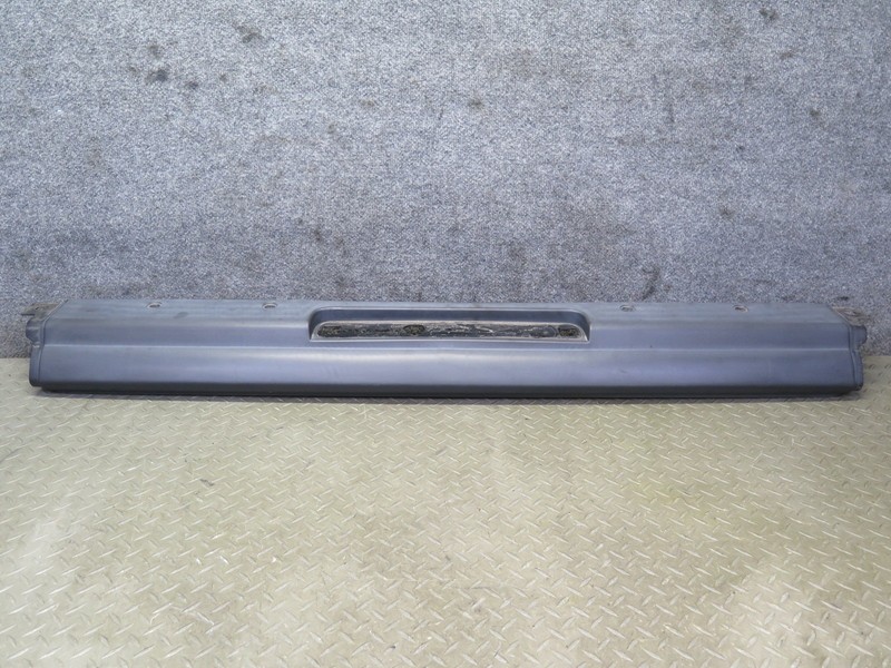 2005-2009 HUMMER H2 SUT REAR HATCH UPPER SPOILER MOLDING