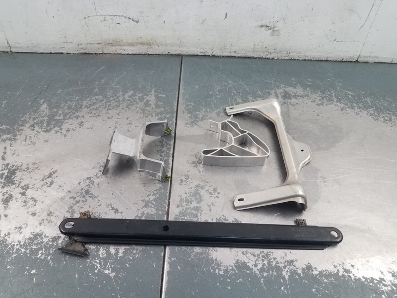 2006 Porsche Cayman S 987 Misc Metal Brackets #80521 G5
