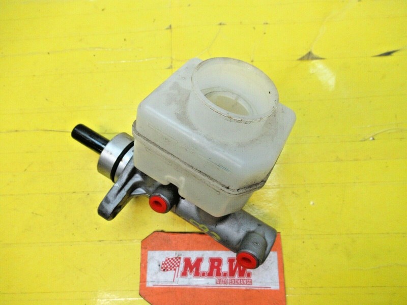 BRAKE MASTER CYLINDER RESERVOIR BOTTLE JUG for 00 01 02 03 04 05 MR2 SPYDER