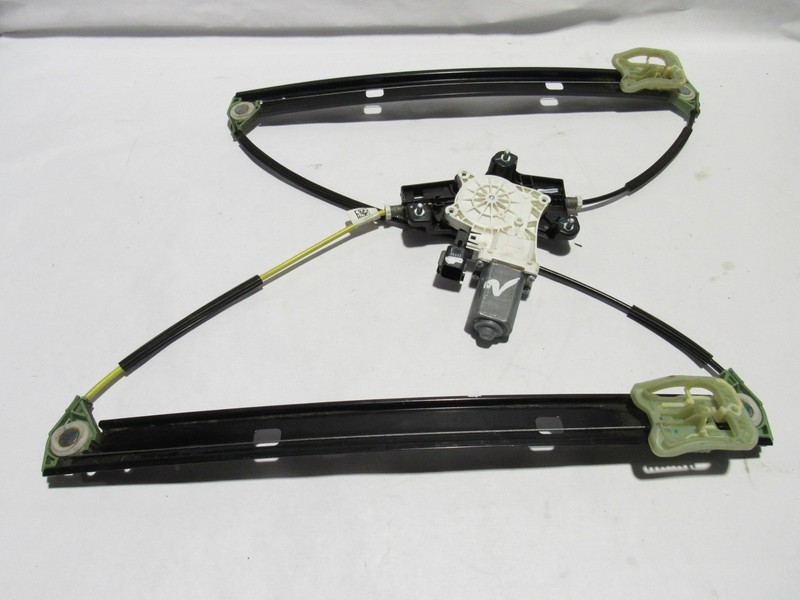 Rivian R1S 2024 Front Right Passenger Door Window Regulator w/ Motor 21-25 |