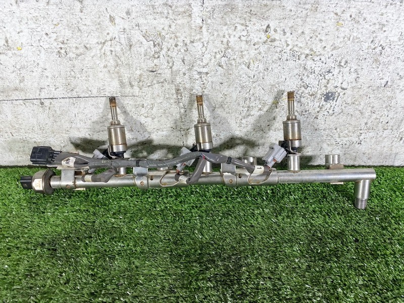 16-19 INFINITI Q50 Q60 3.0L VR30 ENGINE RIGHT FUEL RAIL INJECTORS & WIRE OEM
