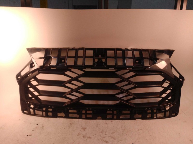 2024 Honda HR-V OEM Silver Grille, Used, 28k Miles, Genuine Parts