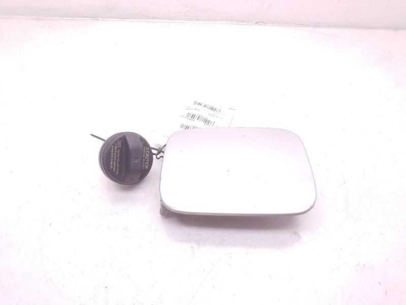 2006 TOYOTA CAMRY SILVER FUEL FILLER DOOR