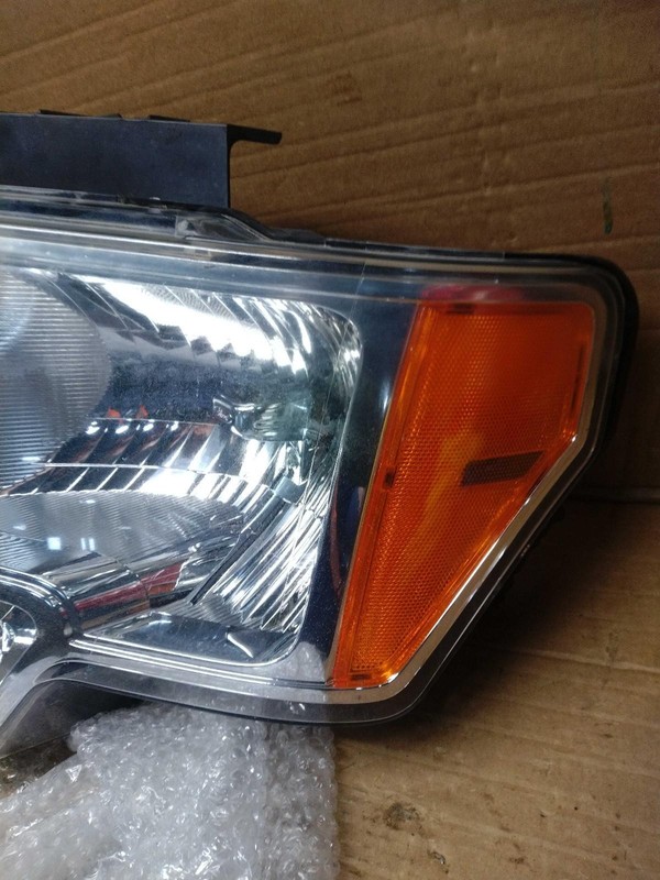 2011 Ford F150 Pickup Left Headlight Assembly Black Hazy Scuffs 256557