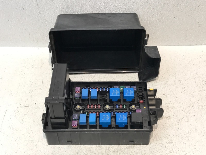 2009-2014 Hyundai Genesis Fusebox Fuse Box Relay Module OEM 91950-3M170