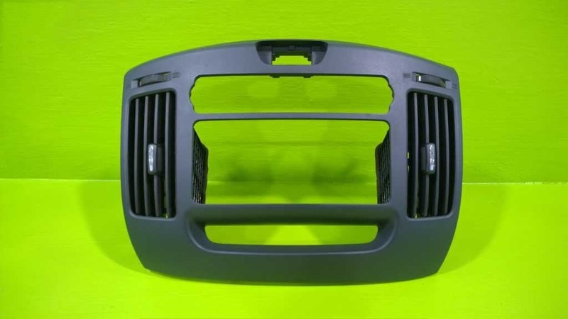 07 08 09 10 HYUNDAI ELANTRA 2.0L AT CENTER DASH A/C VENTS AND BEZEL 2331-12
