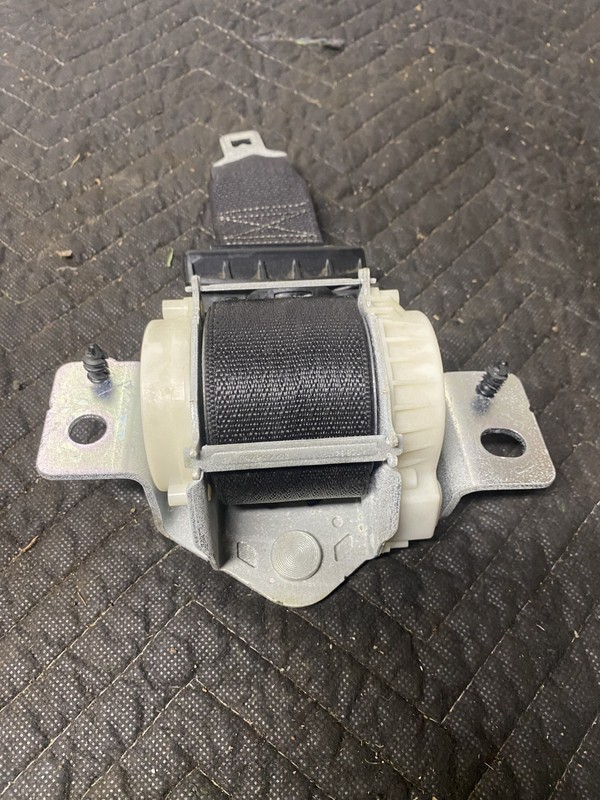 2012 Town And Country Left Rear Seatbelt OEM