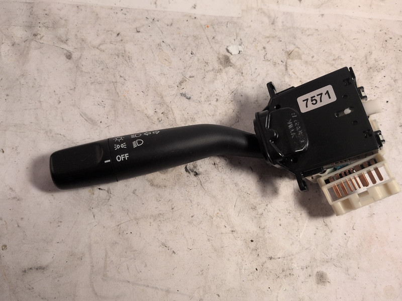 2003-2006 Suzuki Aerio Head Lights/ Turn Signal Switch OEM