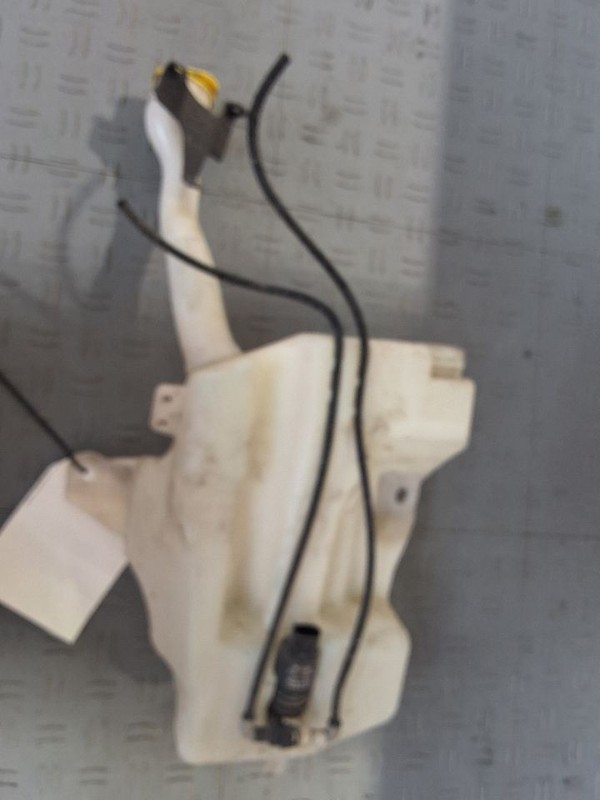 Wash Reservoir Fits 13-18 C-MAX 3495079