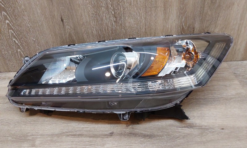 2013-2015 HONDA ACCORD LH HEADLIGHT ASSY OEM HALOGEN