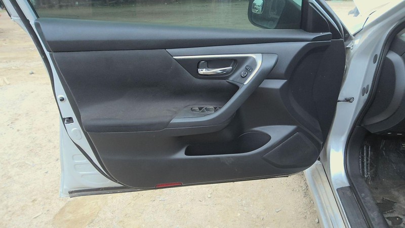 Front Door Trim Panel NISSAN ALTIMA Left 15 14 13 16 17