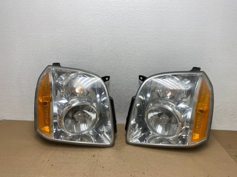 2007 - 2014 GMC Yukon Halogen Headlights Left+Right Side Set AE5978 DW