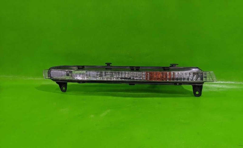 07-09 AUDI Q7 PASSENGER RIGHT BUMPER TURN SIGNAL PARK LIGHT LAMP OEM 4132-70