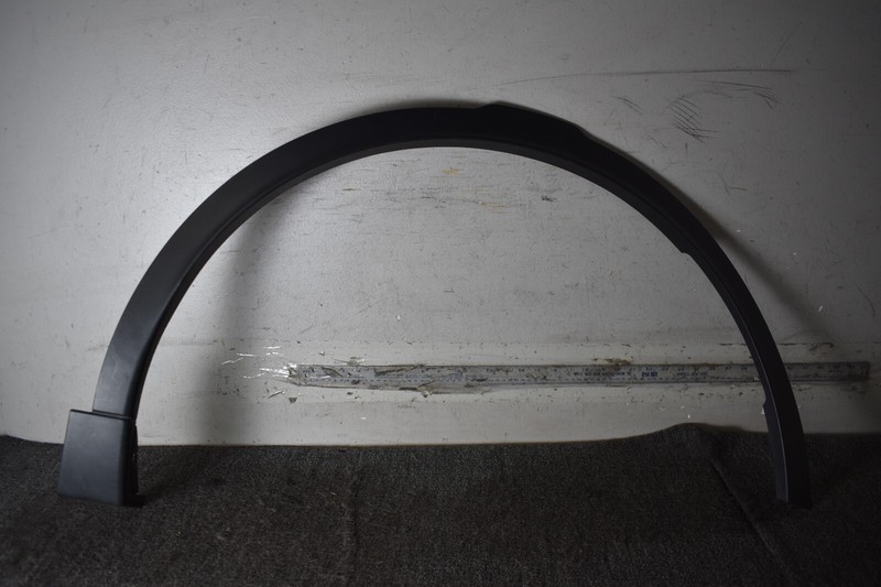 2020-2023 Range Rover Sport Ingenium Wheel Arch Moulding Front Right