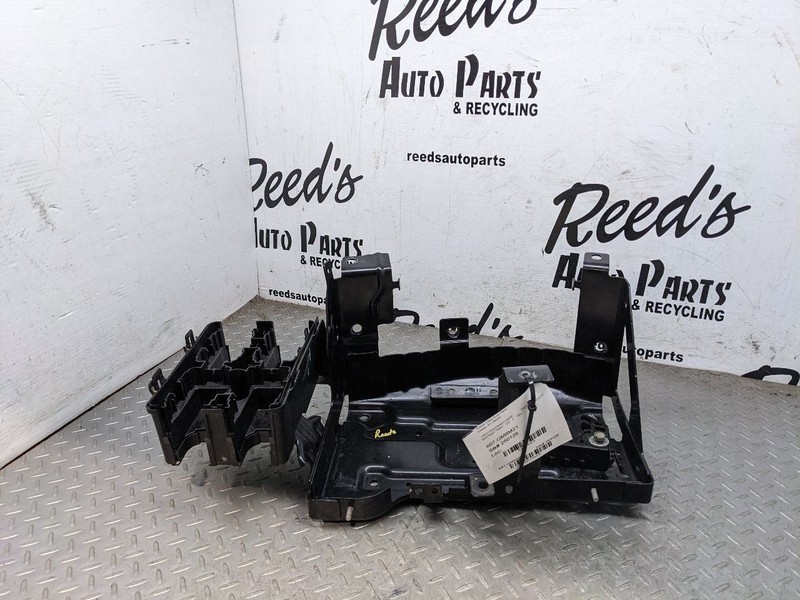 2019-2025 CHEVROLET SILVERADO 1500 5.3L V8 GAS ENGINE BATTERY TRAY HOLDER1179425