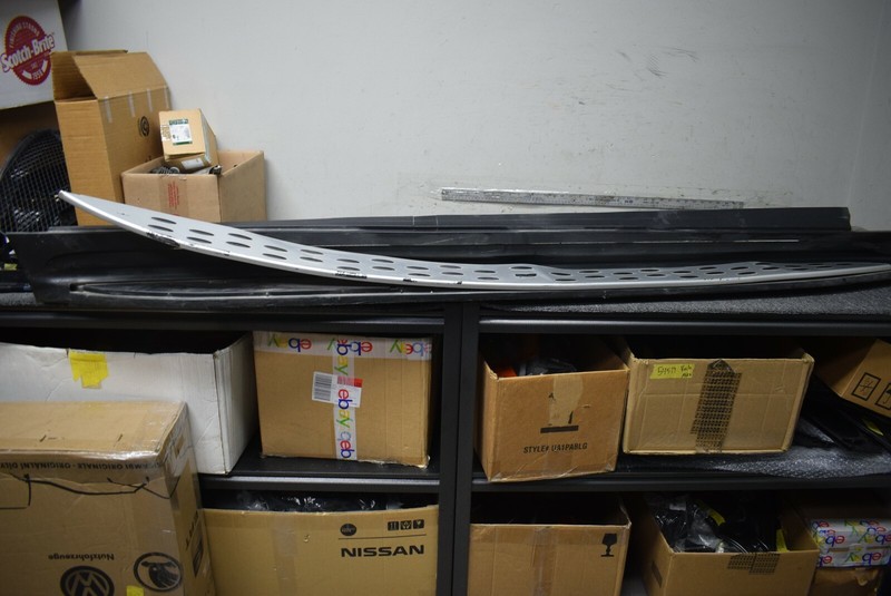 2012-2014 MERCEDES BENZ ML350 ROCKER PANEL RIGHT SIDE FACTORY OEM