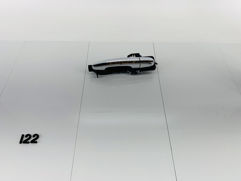 2015 KIA SORENTO FRONT RIGHT SIDE EXTERIOR DOOR HANDLE & BRACKET CHROME OEM